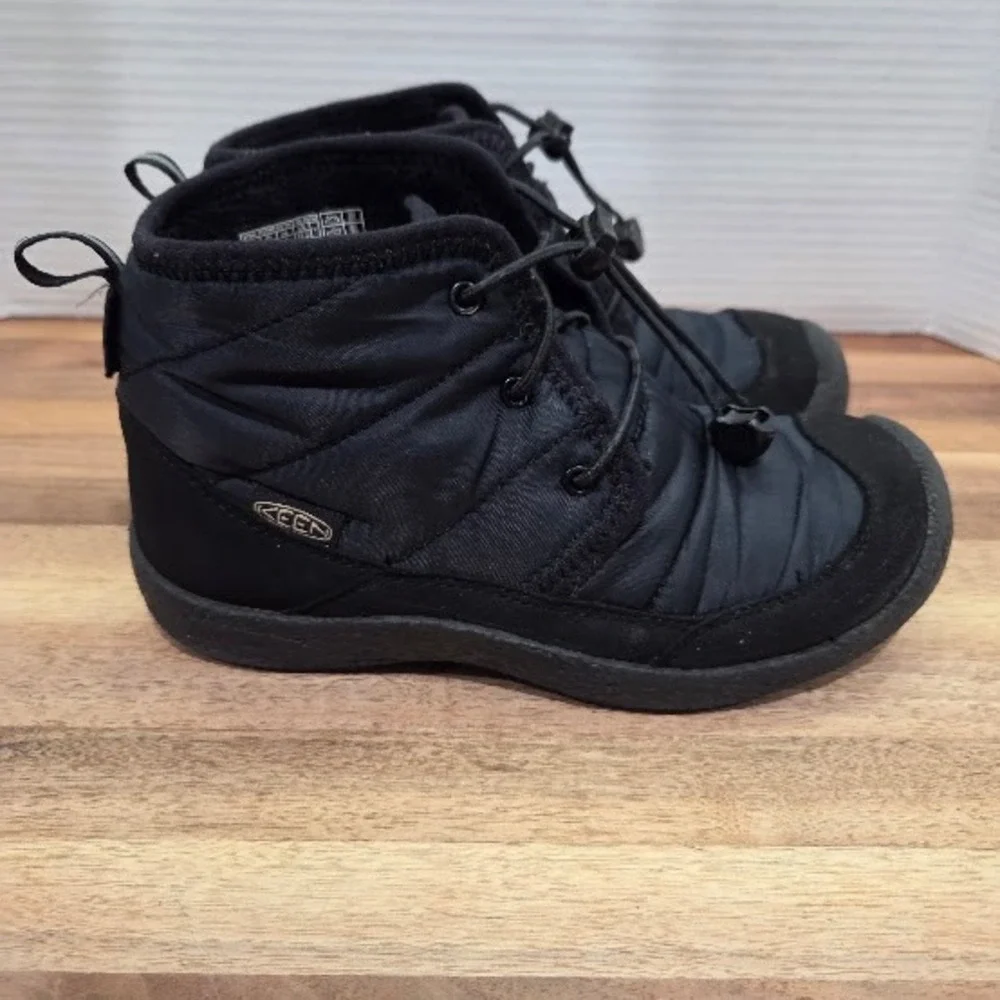 KEEN Howser II Waterproof Chukka Boots Kids Size 4 Black Winter Snow Shoes